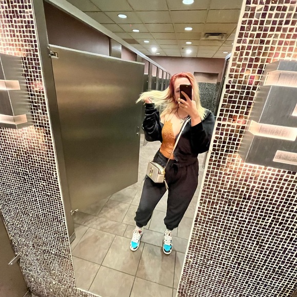 Meet your Posher, Bailey - Picture 1 of 1